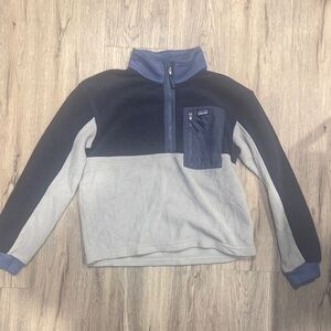 Patagonia Navy and Gray Fleece Pullover